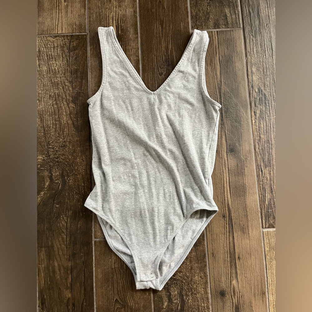 GAP Vneck bodysuit